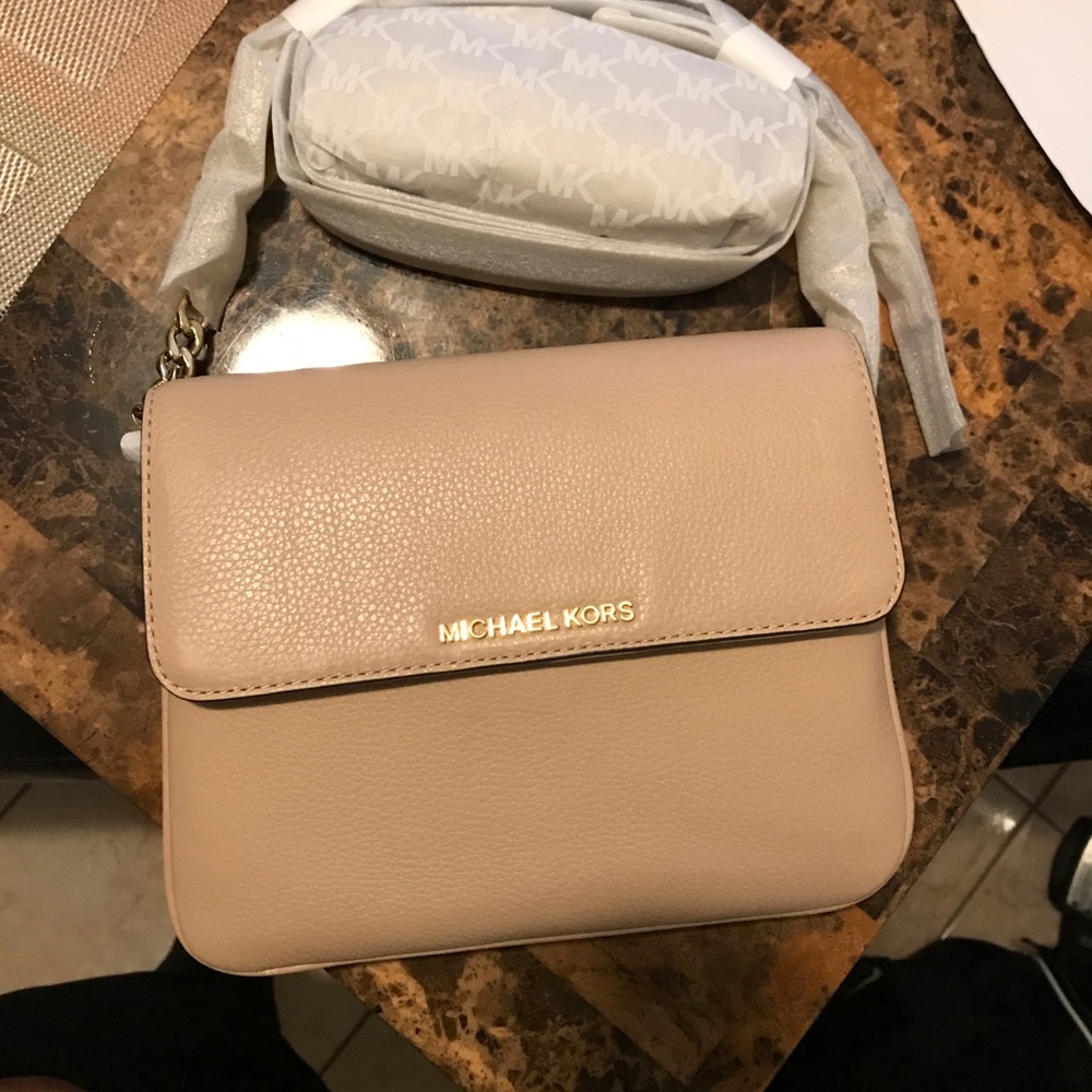 Oyster Michael Kors Bedford Leather Crossbody